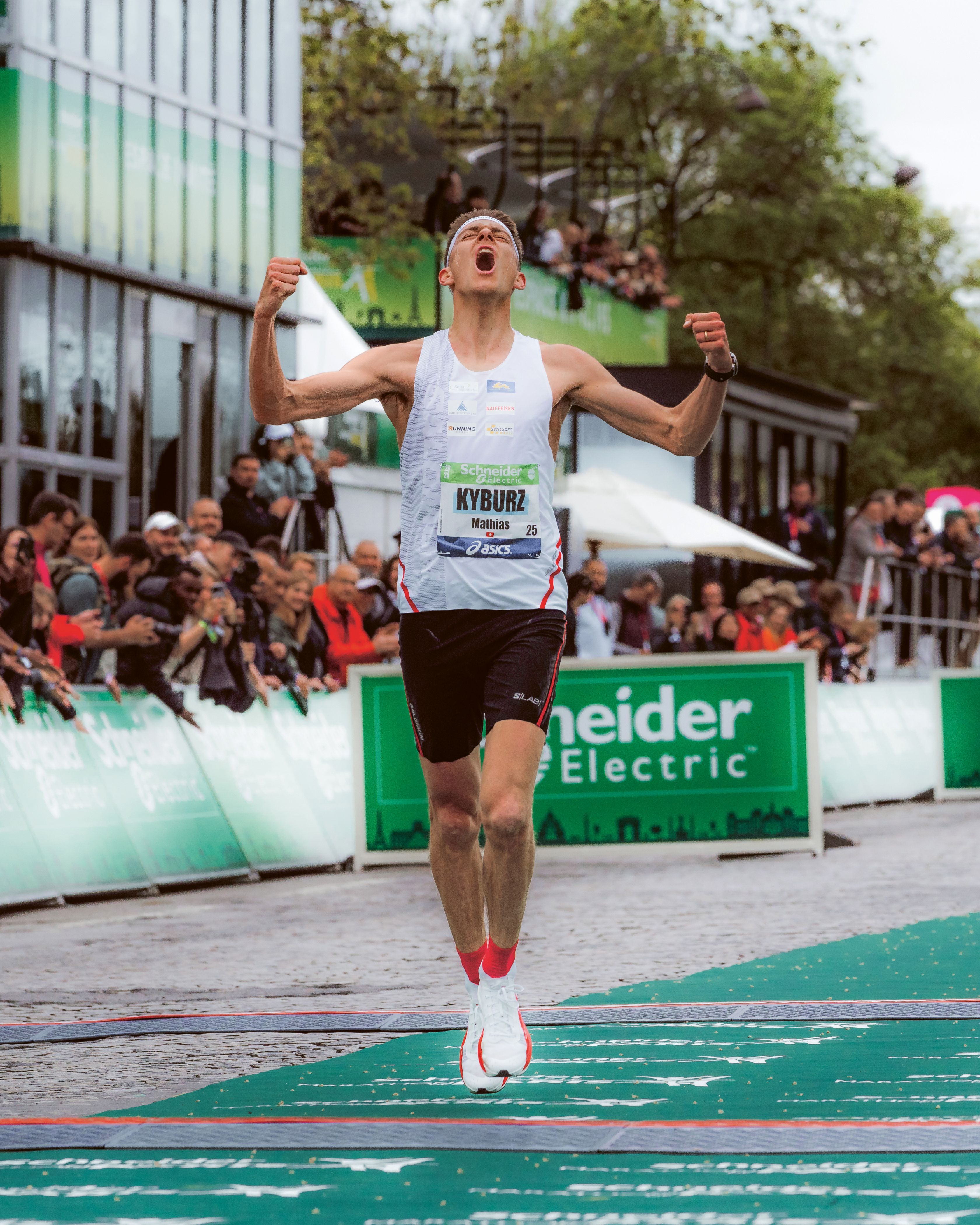 Matthias Kyburz beim Zieleinlauf